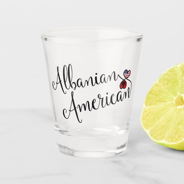 Vaso De Chupito Corazones entrelazados albaneses-estadounidenses (Anverso)