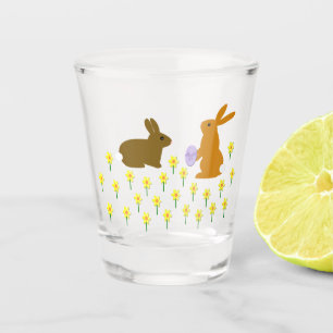 Vaso De Chupito Cute conejitos de Pascua y Daffodils