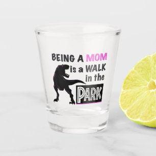 Vaso De Chupito Dinosaurio divertido ser mamá es un paseo por el p