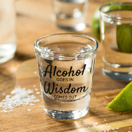 Vaso De Chupito El Alcohol Sale En Sabiduría
