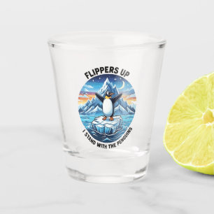 Vaso De Chupito El extraño pingüino resiste la protesta contra los