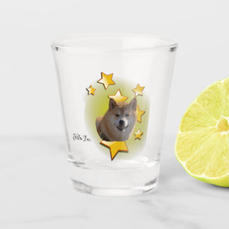 Vaso De Chupito El Inu Shiba Rojo es una estrella