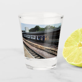 Vaso De Chupito El tren, en la estación