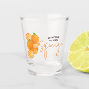 Vaso De Chupito Ella Encontró La Ducha Nupcial De Su Pareja