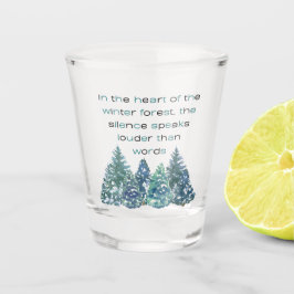 Vaso De Chupito En El Corazón Del Bosque De Invierno