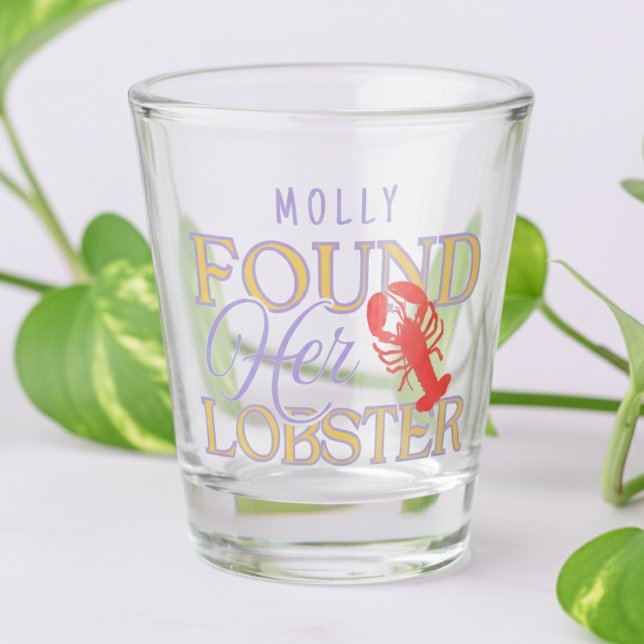 Vaso De Chupito Encontraron a su alcohólica - Compromiso Cuto o no (Celebrate your perfect catch with this sweet and quirky “Found Her Lobster” design!)