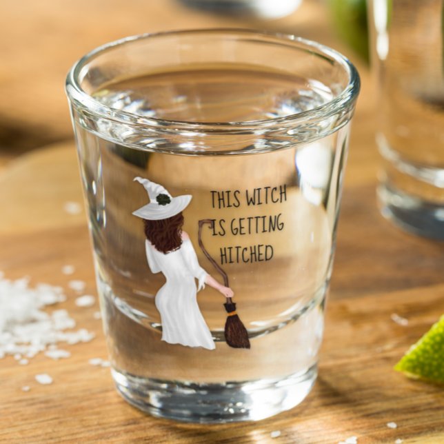 Vaso De Chupito Esta bruja se está convirtiendo en una bachillerat (Subido por el creador)