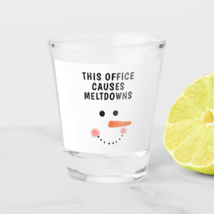 Vaso De Chupito Esta oficina causa que las crisis sean divertidas