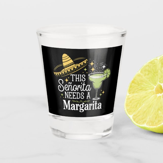 Vaso De Chupito Esta señorita Necesita Una Margarita Cinco De Mayo (Anverso)