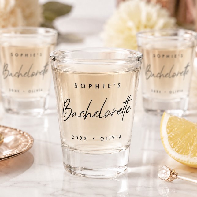 Vaso de chupito | Favor personalizado para la fies (Custom bachelorette shot glass for party favors, bride squad toasts, and keepsakes)