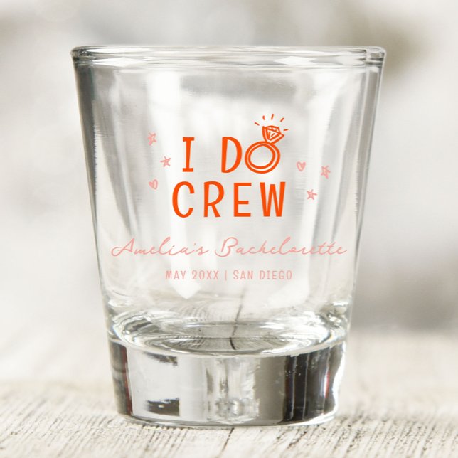 Vaso De Chupito Fiesta de Despedida de Soltera Dibujo de la Tripul (Pink and red I Do Crew with hand drawn sketch diamond ring bachelorette party shot glass.)
