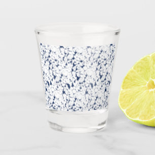 Vaso De Chupito fondo blanco y azul con un patrón