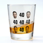 Vaso De Chupito Fun Unique 40th Birthday Photo Guay Retro<br><div class="desc">Fun 40th cumpleaños foto de vidrio en un diseño de patrón retro. ¡El año es el personalizable para cualquier año de cumpleaños! Para obtener el efecto de recorte, utilice un archivo png con el fondo ya cortado. Si no, la foto aparecerá como un círculo rodeado por su propio fondo, tal...</div>