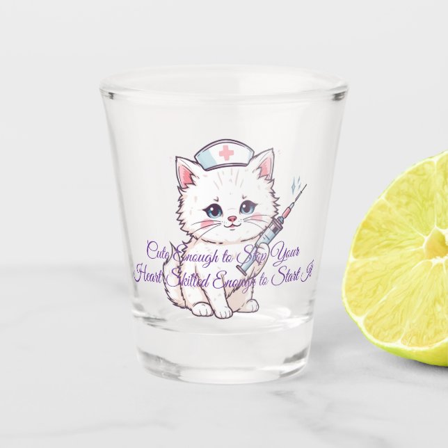 Vaso De Chupito Gata Enfermera Personalizada Habilitada Suficiente (Anverso)