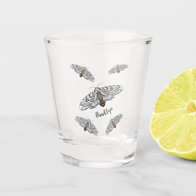 Vaso De Chupito Giant leopard moth cartoon illustration  (Anverso)
