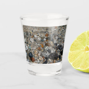 Vaso De Chupito Granito de guijarros en el lago Tenaya en Yosemite