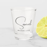 Vaso De Chupito Groomsmen de nombres personalizados<br><div class="desc">Regale a sus padrinos gafas de disparo personalizadas con nombre y fecha,  que también son perfectas para el mejor hombre,  padre de la novia y portador de anillo.</div>