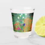 Vaso De Chupito Gustav Klimt Flower Garden<br><div class="desc">Cristal de disparo en el jardín de flores de Gustav Klimt. Un bonito jardín de flores moradas,  rojas,  blancas,  azules y naranjas. Un gran regalo para los amantes del arte Art Nouveau y austriaco.</div>
