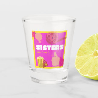 Vaso De Chupito Hermanas Que Lo Escena Vidrio Disparado