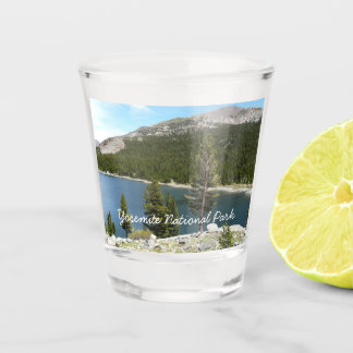 Vaso De Chupito Lago Tenaya en el Parque Nacional Yosemite
