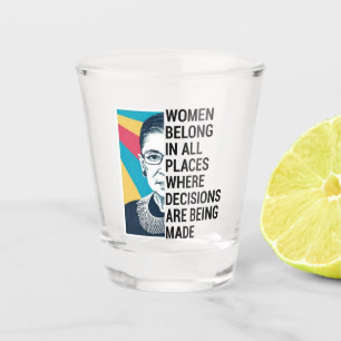 Vaso De Chupito Las mujeres pertenecen a todos los lugares en que