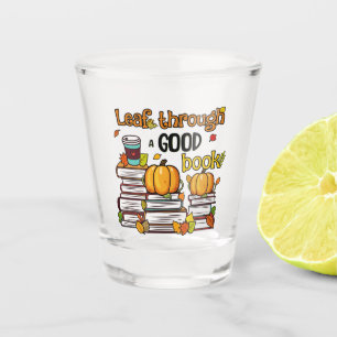 Vaso De Chupito Leaf A Través De Un Buen Libro