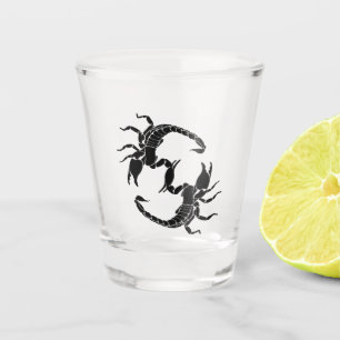 Vaso De Chupito Letra negra y blanca S - Escorpiones