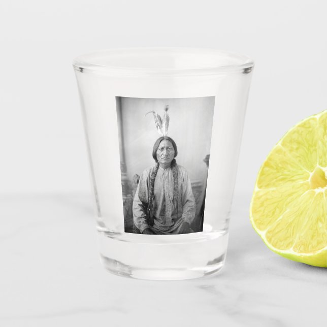 Vaso De Chupito Líder lakota sacudiendo a indígenas norteamericano (Anverso)