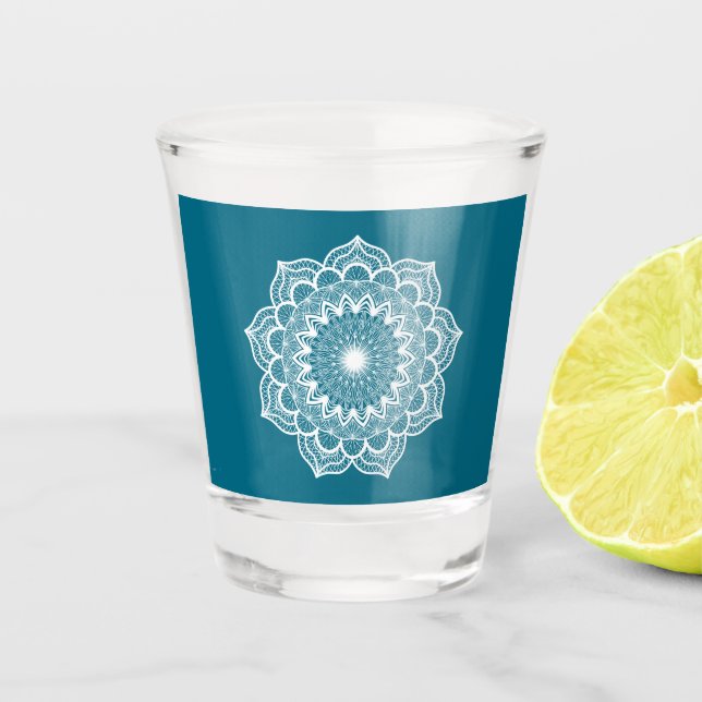 Vaso De Chupito Mandala Blanco sobre Fondo Azul (Anverso)