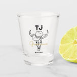 Vaso De Chupito Monograma de Groomsmen personalizado del país<br><div class="desc">Regalos personalizados para los padrinos con tema de vaquero del oeste. Decorada con gorra de vaquero con letra occidental vintage. El texto y el color de fondo son editables utilizando la herramienta de diseño para que se ajuste a su ocasión. Obtén este regalo de personalizar para boda, despedida de soltero,...</div>
