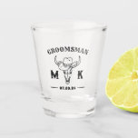 Vaso De Chupito Monograma de machos callejeros personalizados del<br><div class="desc">Regalos personalizados para los padrinos con tema de vaquero del oeste. Decorada con gorra de vaquero con letra occidental vintage. El texto y el color de fondo son editables utilizando la herramienta de diseño para que se ajuste a su ocasión. Obtén este regalo de personalizar para boda, despedida de soltero,...</div>
