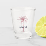 Vaso De Chupito Monograma de palmeras de oro Rosa azul de la Marin<br><div class="desc">Personalizar este vaso monogramado con una artística palmera de oro rosa y un texto azul marino con tu propio toque especial. Puedes cambiar el monograma y la palmera a tus colores favoritos. Hace un gran regalo para cualquier ocasión.</div>