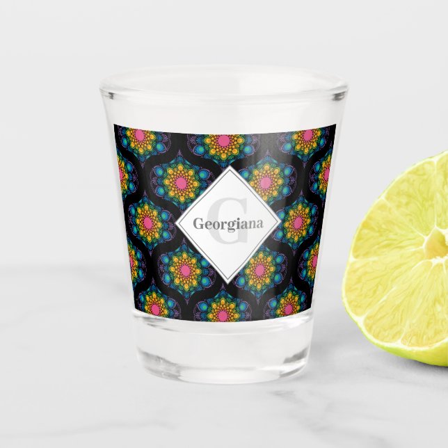 Vaso De Chupito Nombre personalizado Fuente arcoíris floral Mid Mo (Anverso)