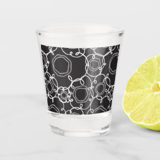 VASO DE CHUPITO PATRÓN FLORAL ABSTRACTO EN NEGRO