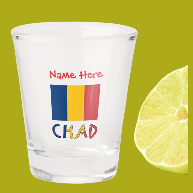 Vaso De Chupito Personalización roja de la bandera de Chad (Chadian Flag on shot glass with the word CHAD below in flag colors. Add name in red text above.)