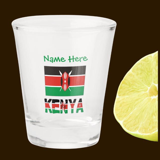 Vaso De Chupito Personalización verde cubierta de bandera keniana (Kenyan Flag on shot glass has the word KENYA below in the colors of the flag. Add a name above.)