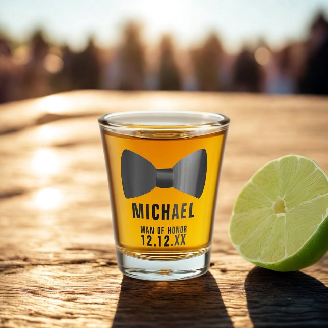 Vaso De Chupito Propuesta boda Hombre de vidrio de abono de abono (A black bow tie shot glass for your Man of Honor or any member of your wedding party)