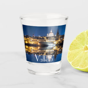 Vaso De Chupito Puerto de la ciudad vieja de La Valeta por la noch
