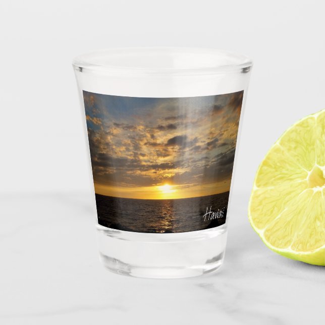 Vaso De Chupito Puesta del sol anaranjada sobre el agua (Anverso)