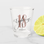 Vaso De Chupito Purpurina Rosa Gold Faux 18th Birthday Shot Glass<br><div class="desc">Moderno,  moda 18 años de vidrio de disparo de 18 características número 18 en textura rosa de imitación de oro purpurina,  caligrafía script dieciocho. Personaliza con un nombre. Perfecto como regalo por 18 años.</div>
