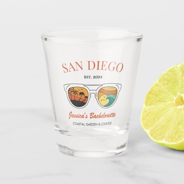 Vaso De Chupito Retro Beach Bachelorette Personalizado Bridesmaid  (Anverso)
