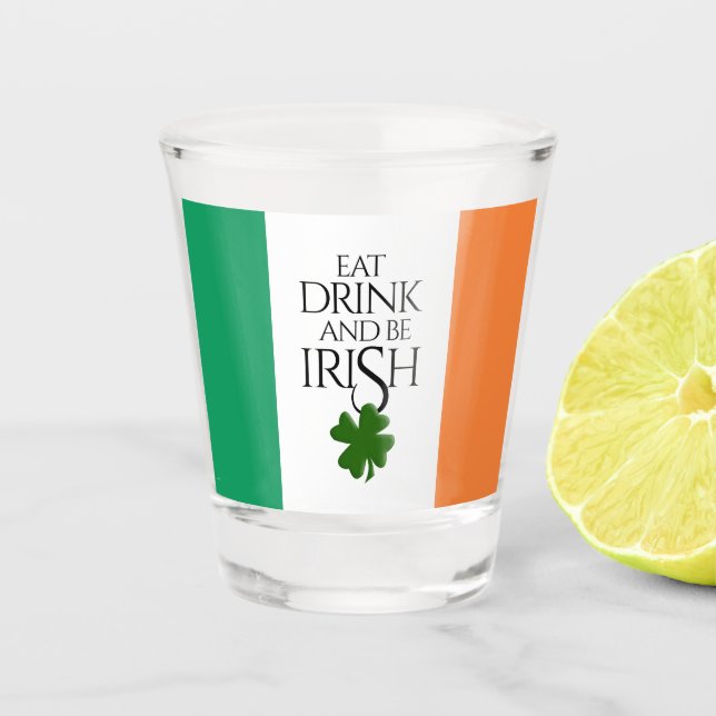 Vaso De Chupito Shamrock come bebida y sé bandera irlandesa (Anverso)