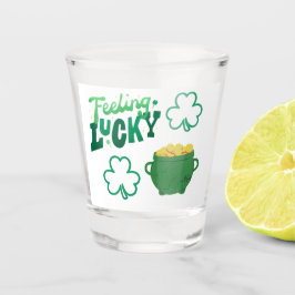 Vaso De Chupito Sintiéndose afortunado con una olla de oro