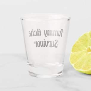 Vaso De Chupito Superviviente de Dolor de Barriga en Negro Frase D
