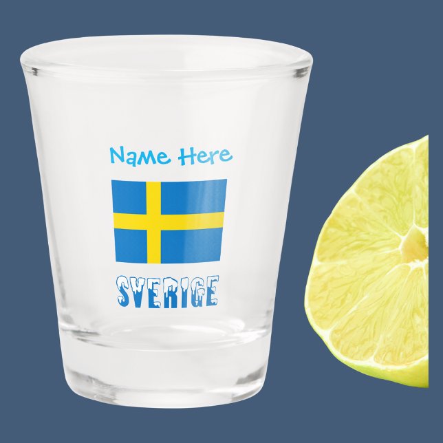 Vaso De Chupito Sverige Svenska Flagga Blue Personalizado (Shot glass with Swedish flag and the word SVERIGE in snow capped letters. Add a name above.)