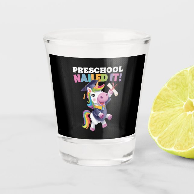 Vaso De Chupito Tapón De Graduación De Unicornio En El Preescolar (Anverso)