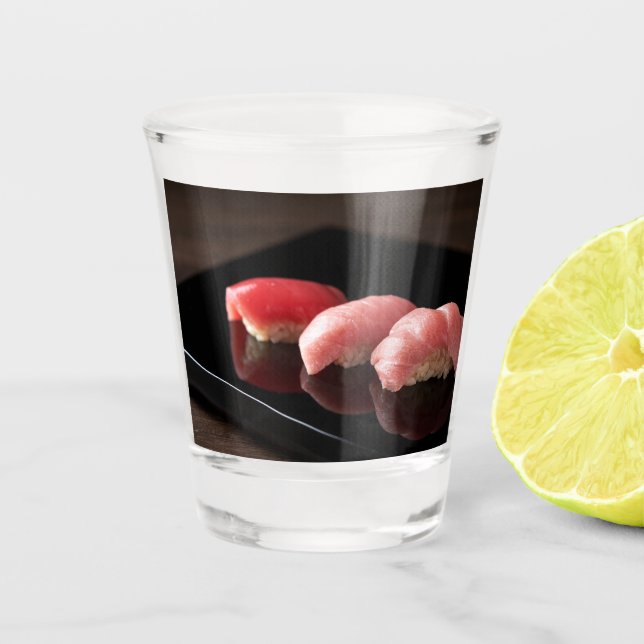 Vaso De Chupito Tuna Trio on Black – Elegant Sushi Glass by SUSHIM (Anverso)