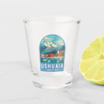 Vaso De Chupito Ushuaia Argentina Viaje de arte<br><div class="desc">Diseño de viaje de vector retro de Ushuaia. Es una ciudad turística de Argentina. Se encuentra en el archipiélago de Tierra del Fuego,  la punta más meridional de América del Sur,  apodado el "Fin del Mundo".</div>