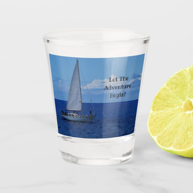 Vaso De Chupito Velero en el océano azul (Anverso)