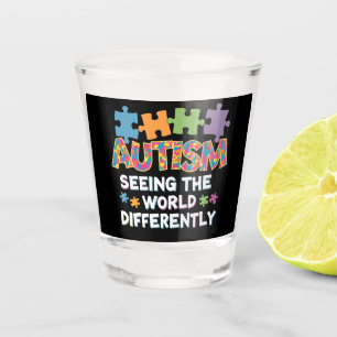 Vaso De Chupito Viendo el Mundo de Diferente manera Conciencia del